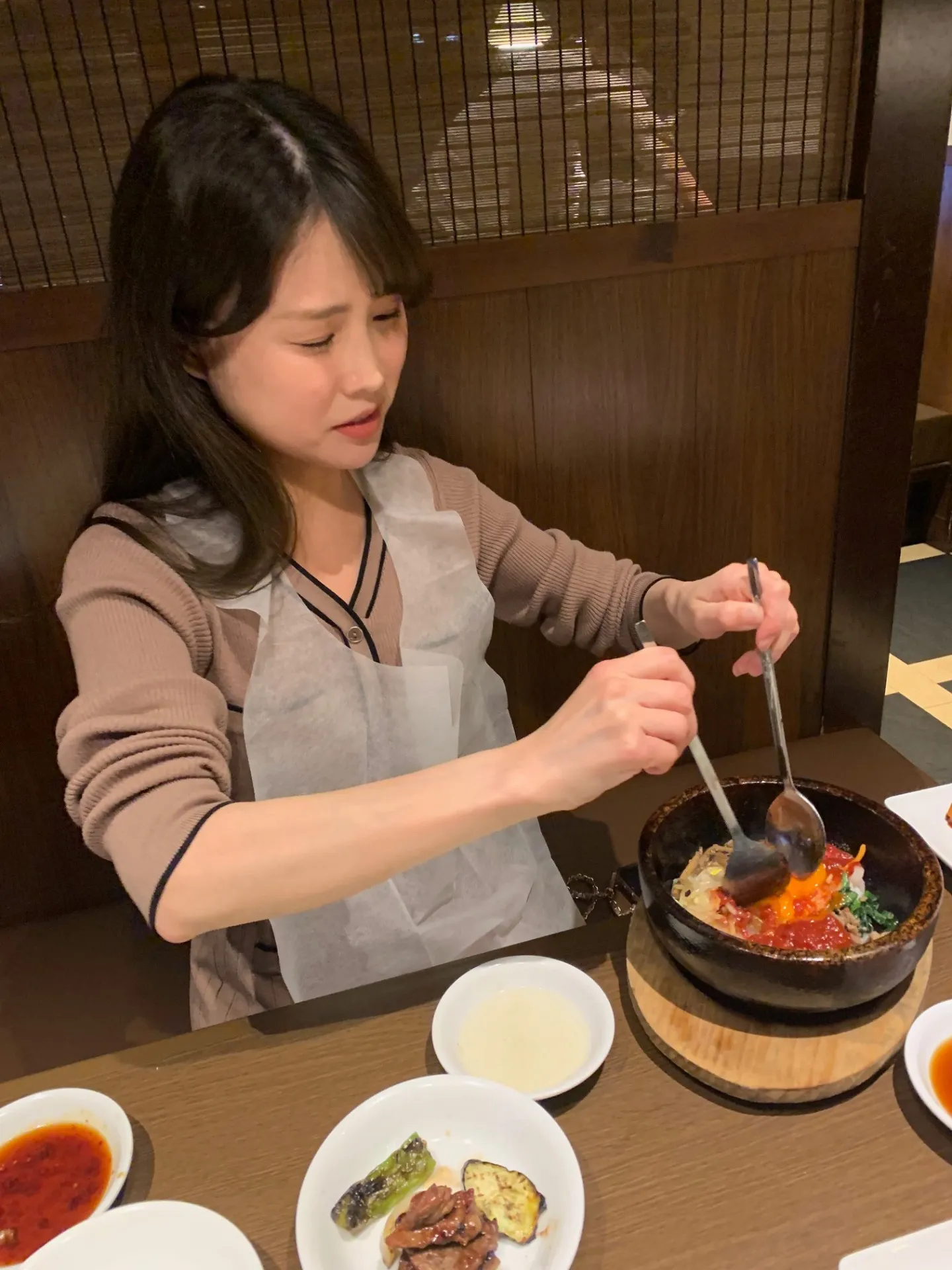 探偵 福岡市|浮気調査報告書、完勝資料提出後の食事場面等